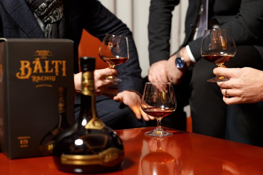 rachiu cidru de mere moldova produse moldovenesti barza alba balti