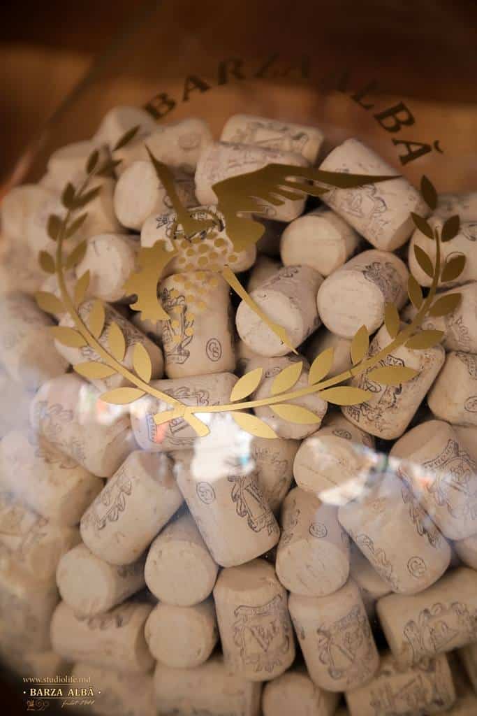 barza alba divin distilat coniac produse moldovenesti