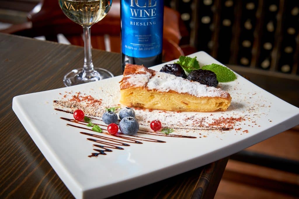 icewine ice wine vartely vin de desert Chateau Vartely vin moldovenesc